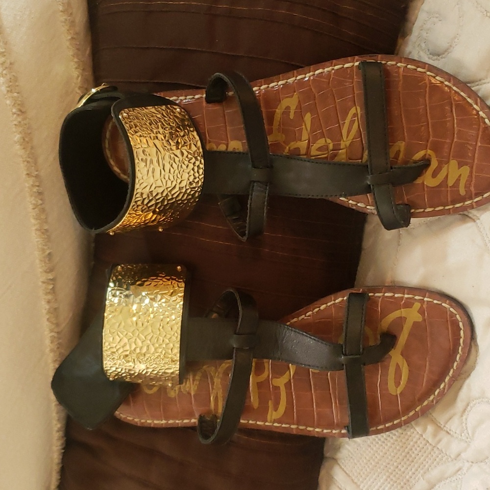 Black & Gold Sam Edelman Cuffed Gladiator Sandals - Size 6.5
